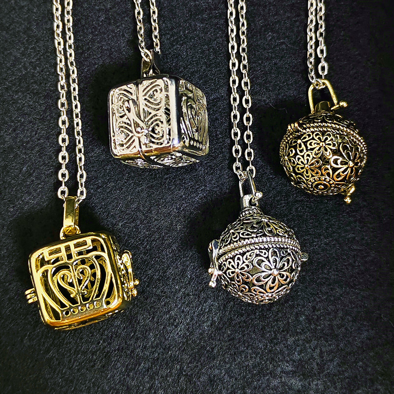 Diffuser Necklace Locket - Médaillon boule creuse en laiton vintage,
